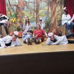 Humor, Gesang und verborgene Talente