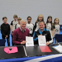 Tischtennisclub Schwalbe Bergneustadt unterzeichnet Kooperationsvereinbarung mit der Gesamtschule Marienheide