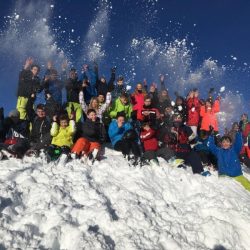 Die Wintersport-AG der Gesamtschule Marienheide trainiert Slalomrennen in Österreich